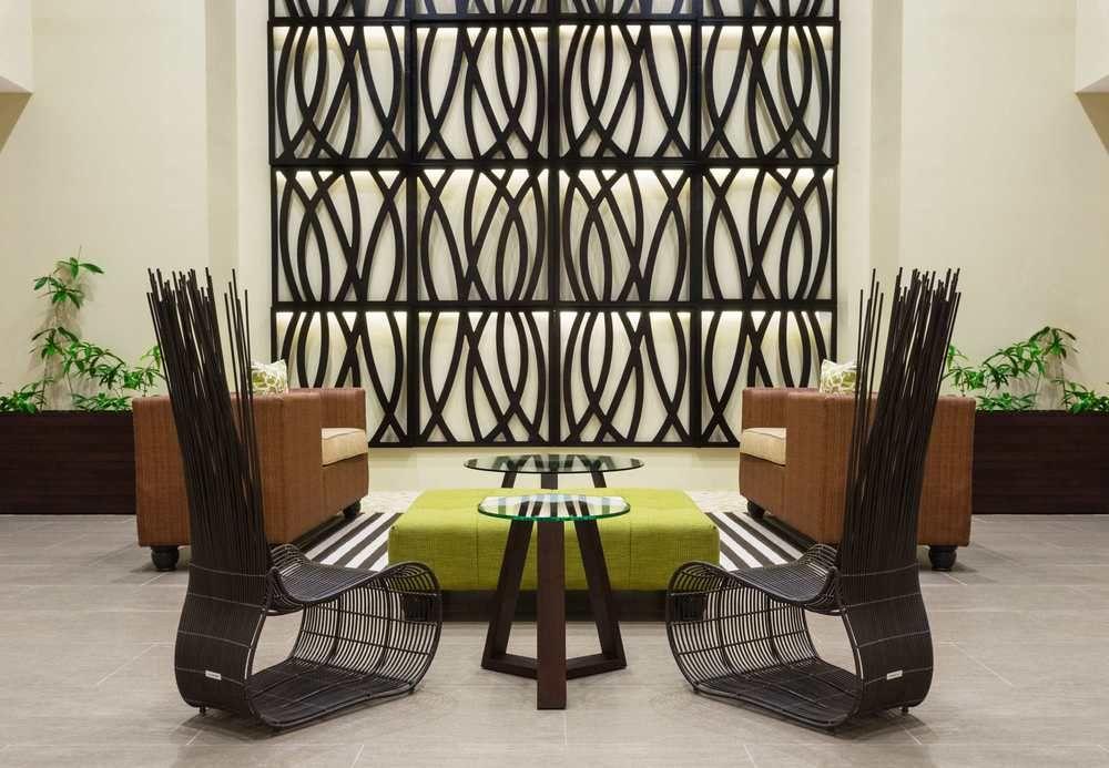 Отель Courtyard By Marriott Kingston, Jamaica Экстерьер фото