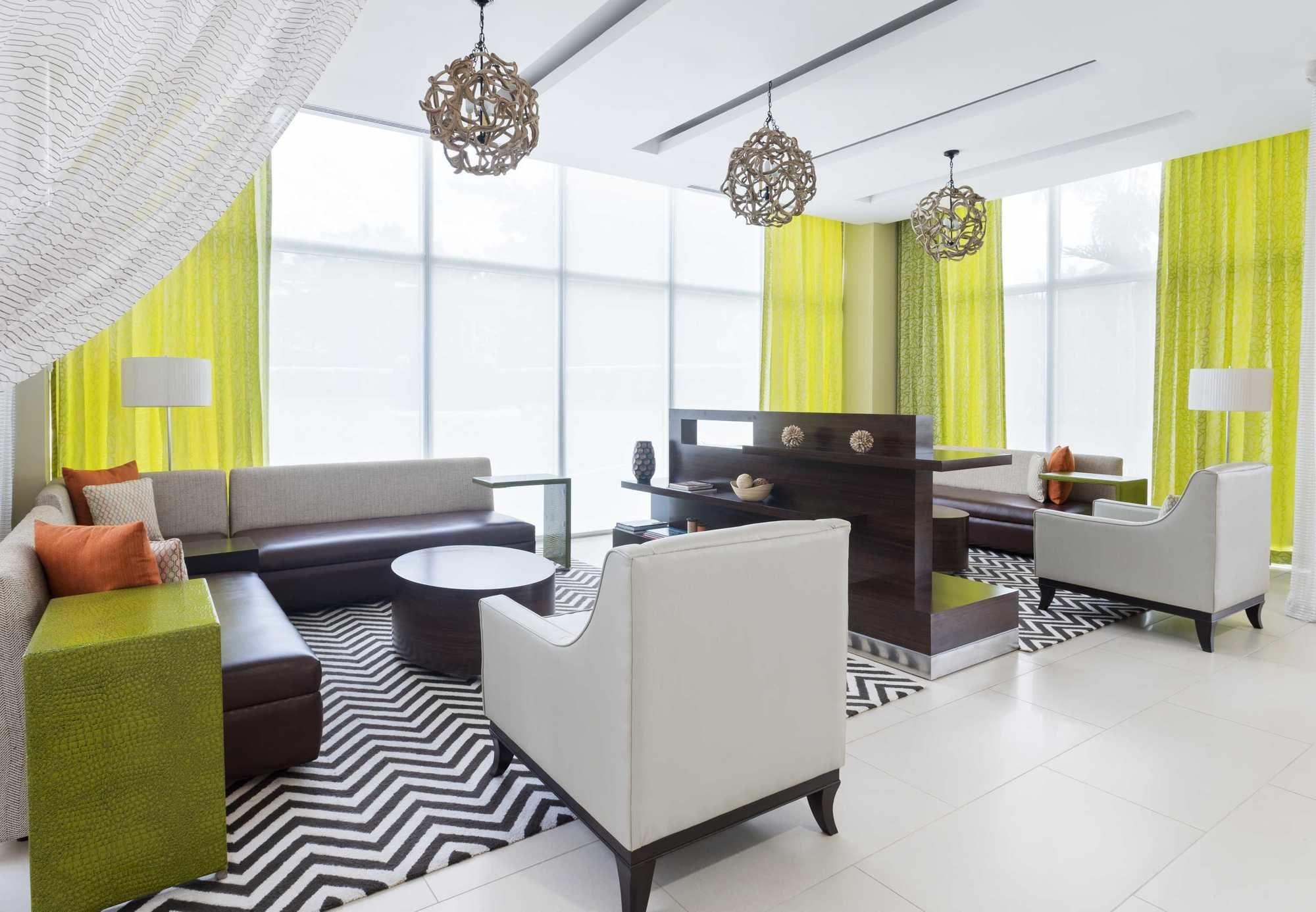 Отель Courtyard By Marriott Kingston, Jamaica Экстерьер фото