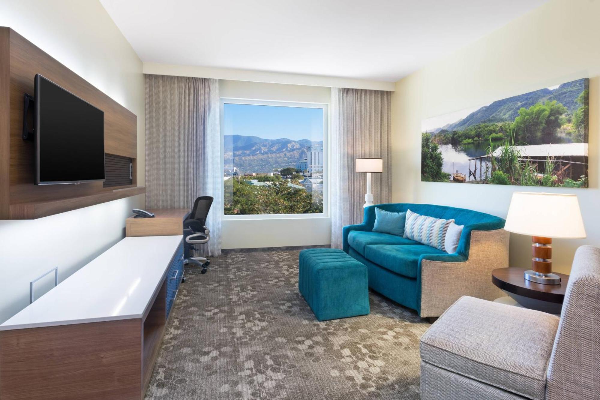 Отель Courtyard By Marriott Kingston, Jamaica Экстерьер фото