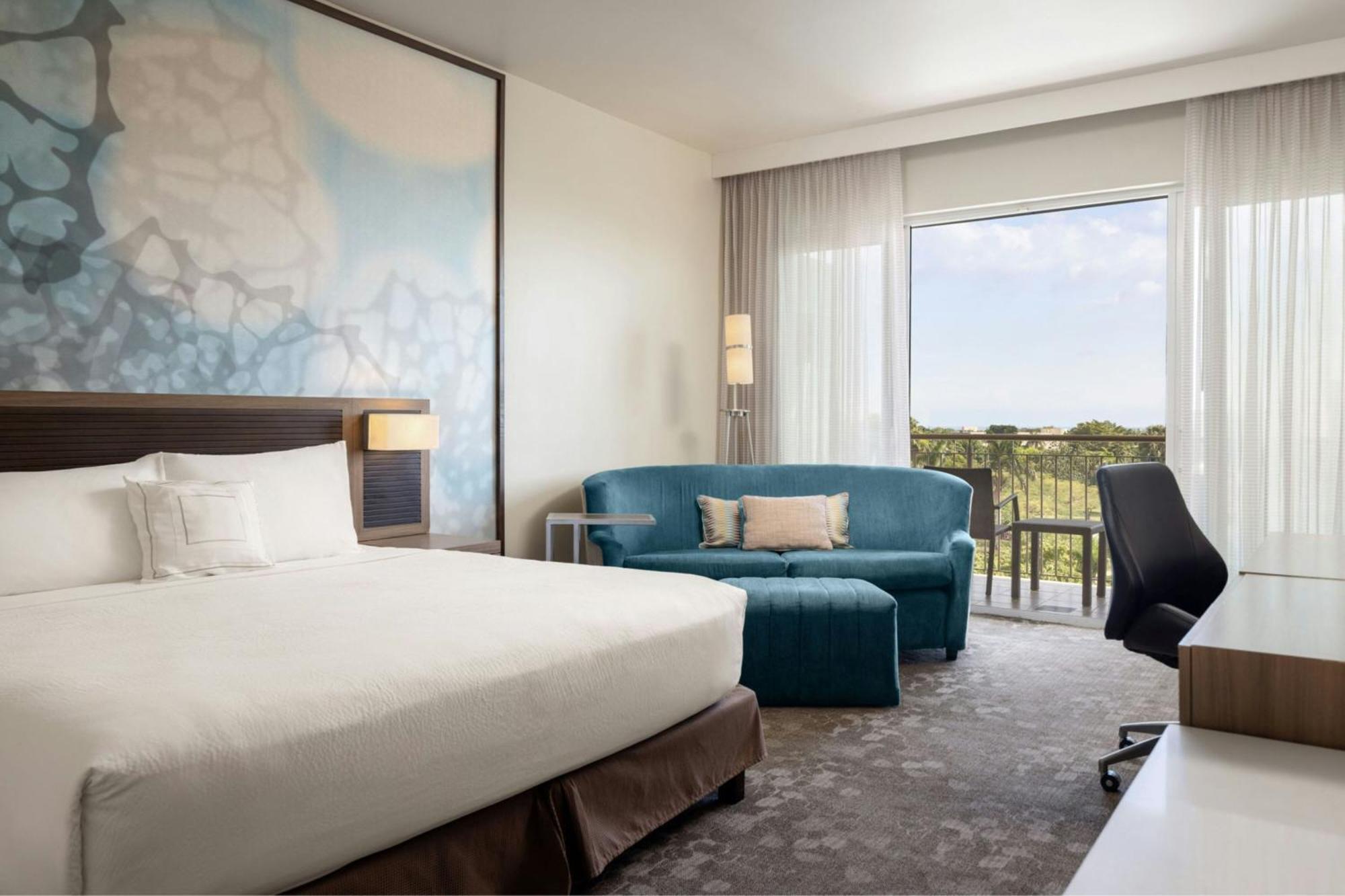 Отель Courtyard By Marriott Kingston, Jamaica Экстерьер фото